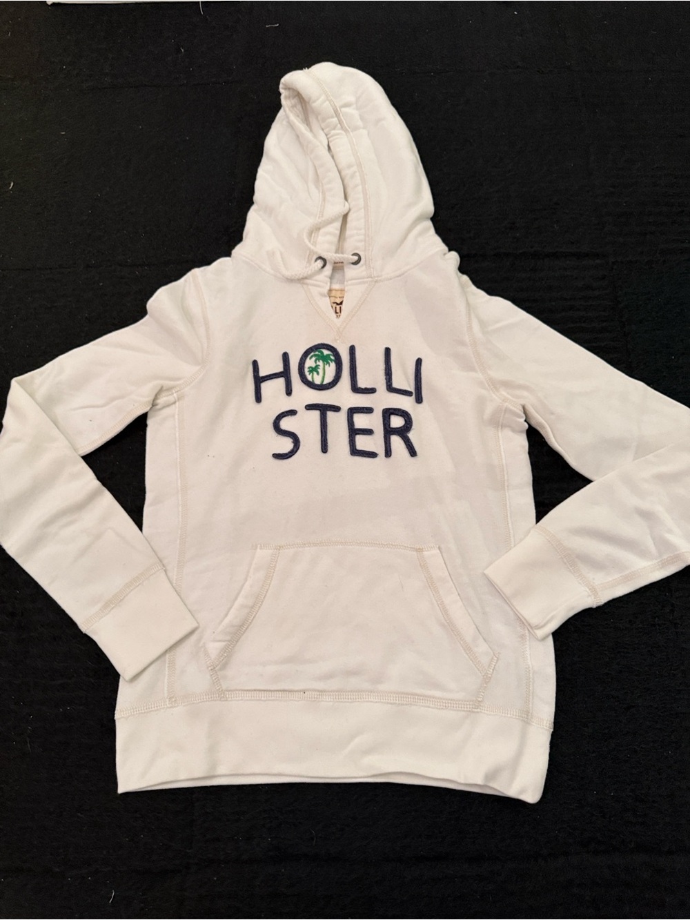 Hollister Women's Cream Logo Hoodie Sweater